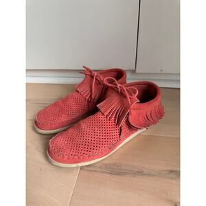 Minnetonka Pink/Coral Ankle Moccasin boots Womens size 8.5 Style Venice Booties